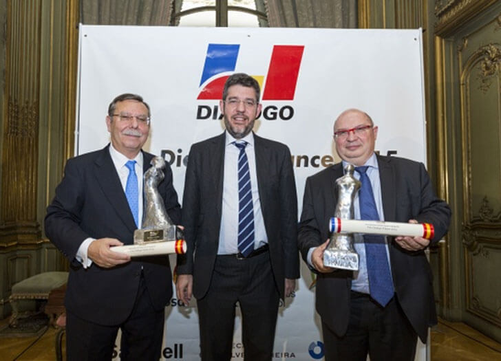 REE y RTE recogen el Premio Diálogo por su interconexción eléctrica.