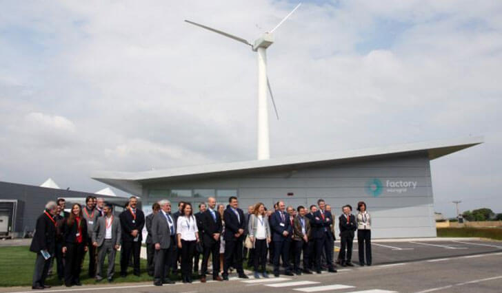 Foto de familia de las nuevas instalaciones del proyeccto Life Factory Microgrid