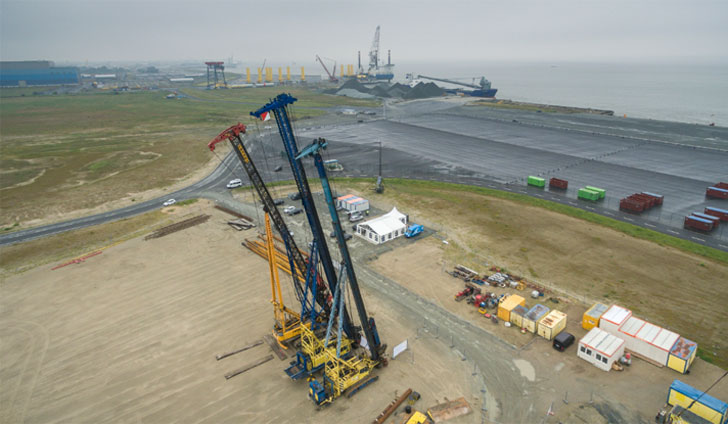 Explanada en la que se está construyendo la nueva fábrica de aerogeneradores de Siemens