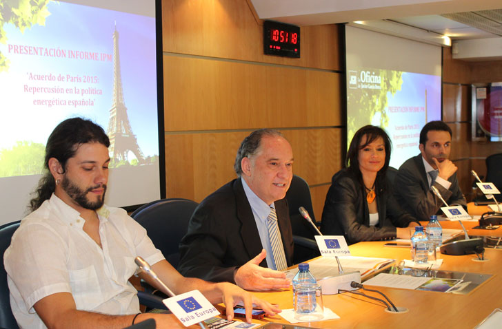 Mesa de presentación del Informe IMP.