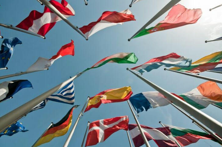 Banderas de los Países Miembros implicados en objetivos energéticos 2020