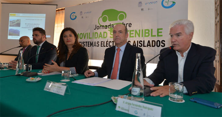 El Hierro trabaja para cargar los coches eléctricos con hidroeólica. Jornadas en las que se abordó el modelo de movilidad sostenible en El Hierro