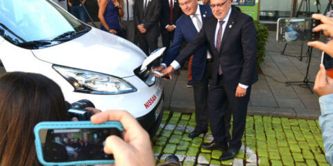 Reus inaugura otra estación de recarga rápida de vehículos eléctricos