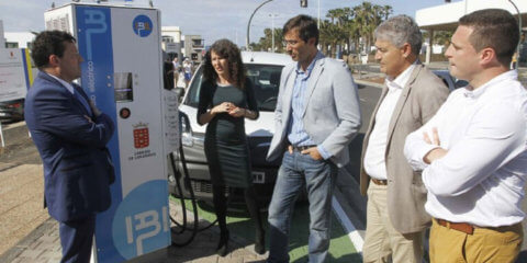 En marcha el tercer punto de recarga rápida del Cabildo de Lanzarote
