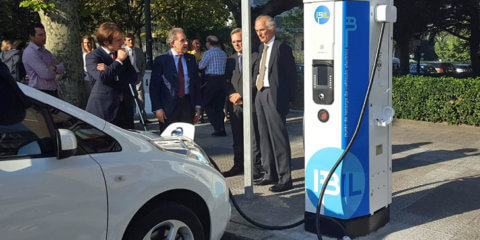 Bilbao inaugura su primer punto de recarga rápida para coche eléctrico