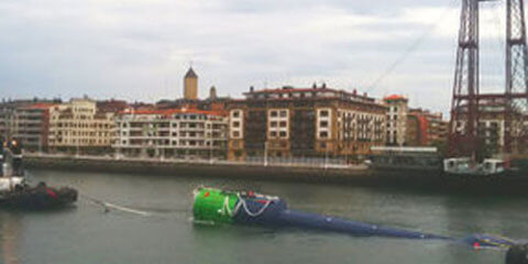 Instalan el primer captador de energía de las olas de Euskadi