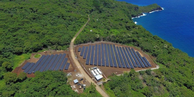 Placas fotovoltaicas en la Isla de Ta'u