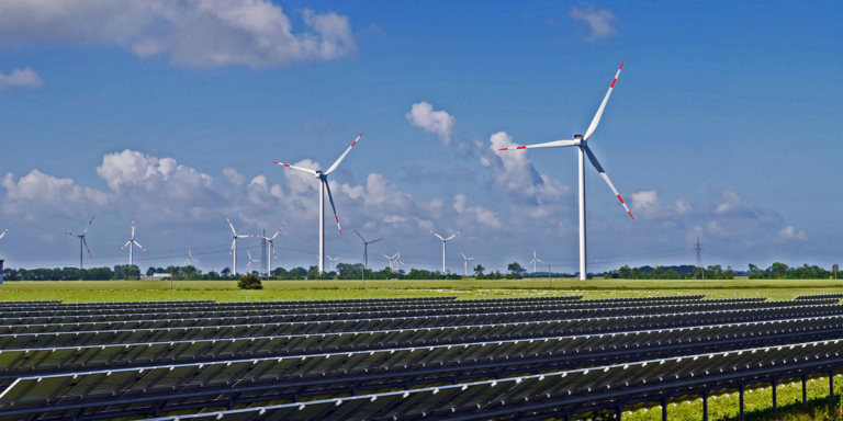 La generación eléctrica renovable crece 4,2 puntos respecto a 2015