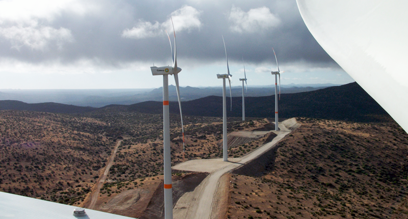 Perspectiva de aerogeneradores tomada desde otra turbina de Gamesa, del tipo que instalará en dos parques eólicos de Iberdrola en México.