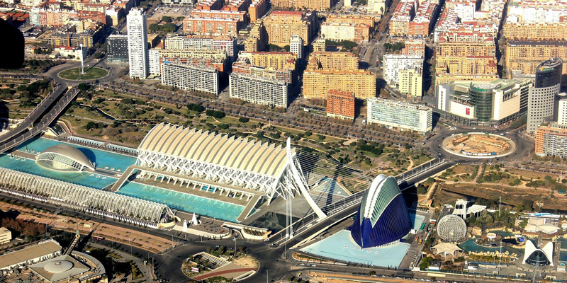 Vista aérea de Valencia, donde se llevarán a cabo los proyectos ganadores del concurso Transition Cities.