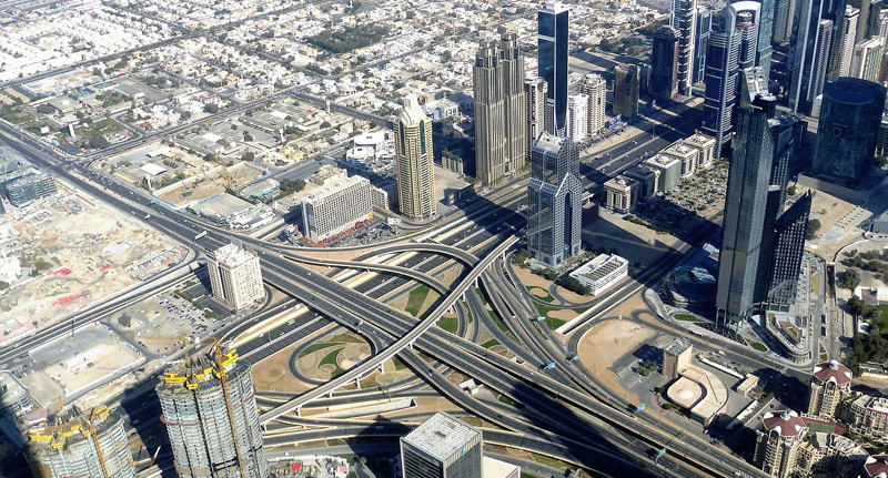 La empresa pública de infraestructuras y agua de Dubai y Enel cooperarán durante tres años en materia de redes inteligentes (smart grids) y digitalizción de redes. Vista aérea de Dubai