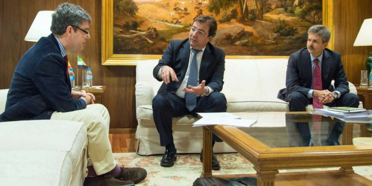 Encuentro entre Presidente de la Junta de Extremadura y el Ministro de Energía