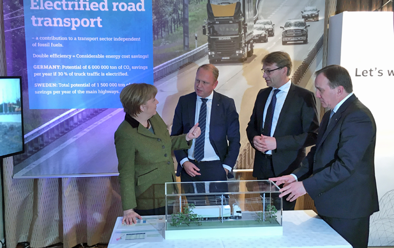 La canciller de Alemania, Angela Merkel, tuvo la oportunidad de conocer la tecnología de las autopistas eléctricas en su visita a Suecia.