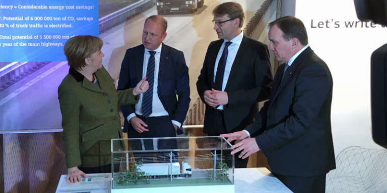 La canciller de Alemania, Angela Merkel, tuvo la oportunidad de conocer la tecnología de las autopistas eléctricas en su visita a Suecia.