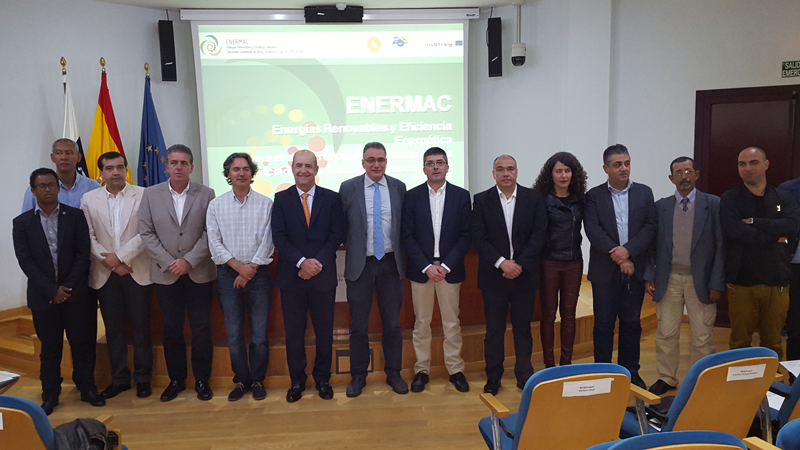 Asistentes a la reunión de lanzamiento del Proyecto ENERMAC, que potencia la independencia energética de La Macaronesia.