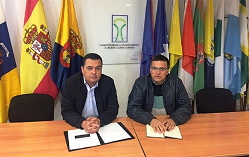 El presidente de la Mancomunidad de Municipios del Norte de Gran Canaria, Pedro Rodríguez, y el viceconsejero de Energía, Adrián Mendoza, hablaron sobre la planta fotovoltaica en Gáldar.