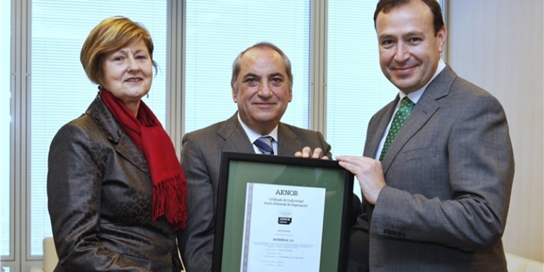 Acto de entrega del certificado Aenor de Huella Ambiental Corporativa a Iberdrola.