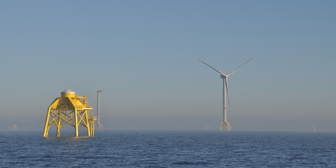 Iberdrola instala el primer aerogenerador del parque eólico marino Wikinger