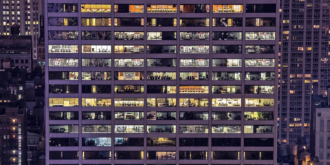 Las grandes empresas consumieron un 2,4% de electricidad en marzo