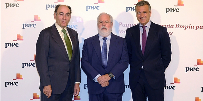 Ignacio Galán, Miguel Arias Cañete y Gonzalo Sánchez, en el encuentro de PwC. 