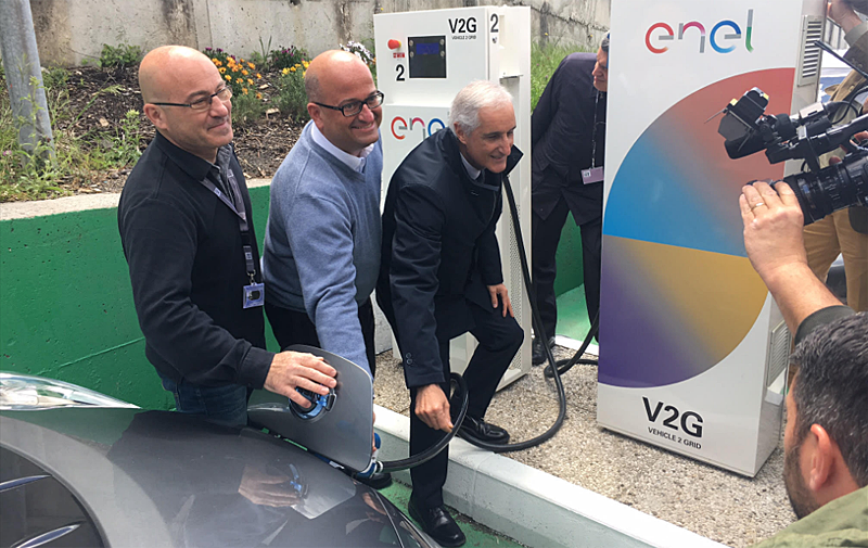 Inauguración de las instalaciones de recarga eléctrica con capacidad V2G en la sede del Instituto Italiano de Tecnología (IIT).