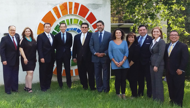 Foto de familia de la visita de la delegación del Estado de Texas, el de mayor potencia eólica instalada en EE.UU., a las instalaciones de Siemens Gamesa en Vizcaya. 