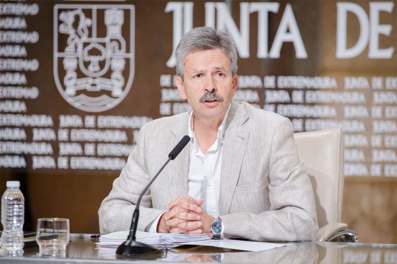 Consejero de Economía, José Luis Navarro, de la Junta de Extremadura. 