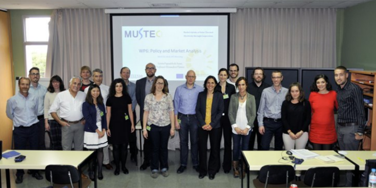 Asistentes a la reunión de presentación del proyecto europeo MUSTEC para la promoción de la electricidad solar térmica de concentración a través de la cooperación.