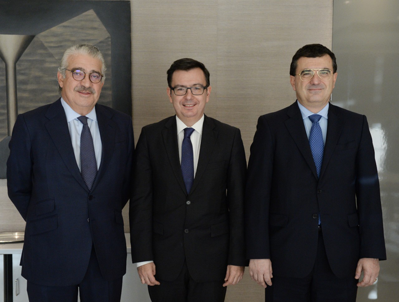 José Bogas, CEO de Endesa, Román Escolano, vicepresidente del BEI y Paolo Bondi, director financiero de Endesa. 