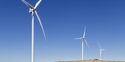 Vestas y EDPR instalan un prototipo híbrido conectado a un aerogenerador