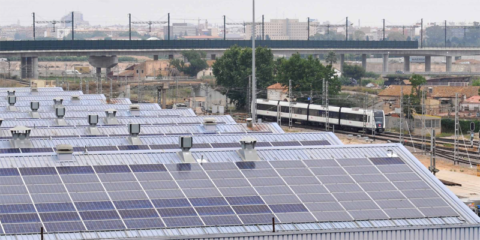 La instalación fotovoltaica de Ferrocarriles de Valencia produce 2.700 MW/h y ahorra 1,3 millones de euros en 2017