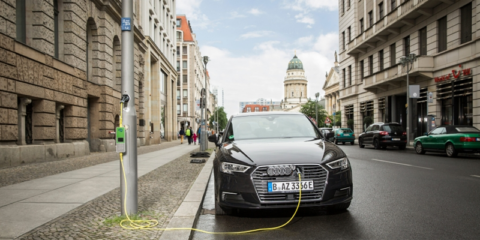 Siemens invierte en un proyecto para usar farolas como puntos de recarga para vehículos eléctricos