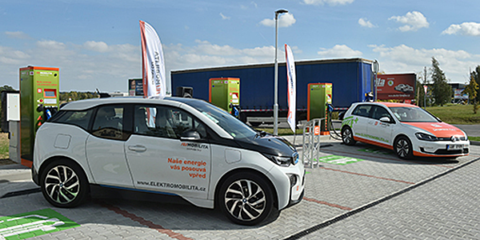 ABB instala una red de puntos de recarga rápida con gestión remota en República Checa