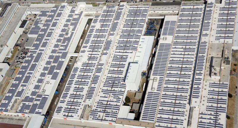 La planta de paneles fotovoltaicos se encuentran en las cubiertas de las instalaciones de la factoría de Seat en la ciudad barcelonesa de Martorell.
