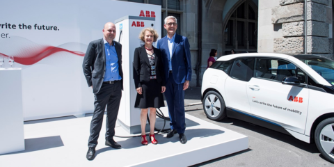 ABB contribuye a la movilidad eléctrica de Zúrich donando a la ciudad 30 cargadores rápidos