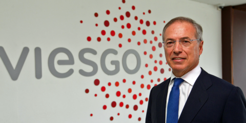 Repsol entra en el mercado eléctrico adquiriendo activos de bajas emisiones de Viesgo y sus comercializadoras