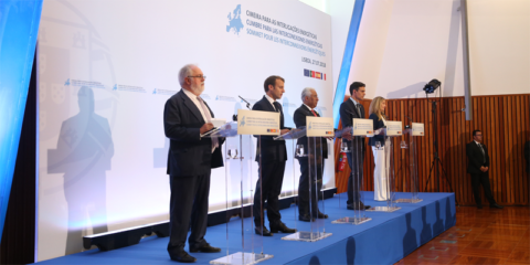 Acuerdo de financiación para el proyecto de interconexión energética a través del Golfo de Vizcaya