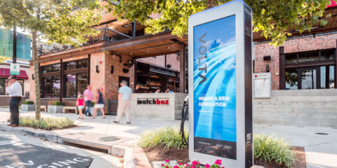 Los inversores confían en Volta Charging, la red de estaciones de carga gratuita que se financia con espacio publicitario