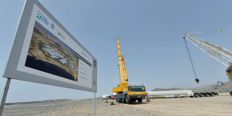 Obras de construcción de los parques eólicos de Areté y La Roca, en la isla de Tenerife