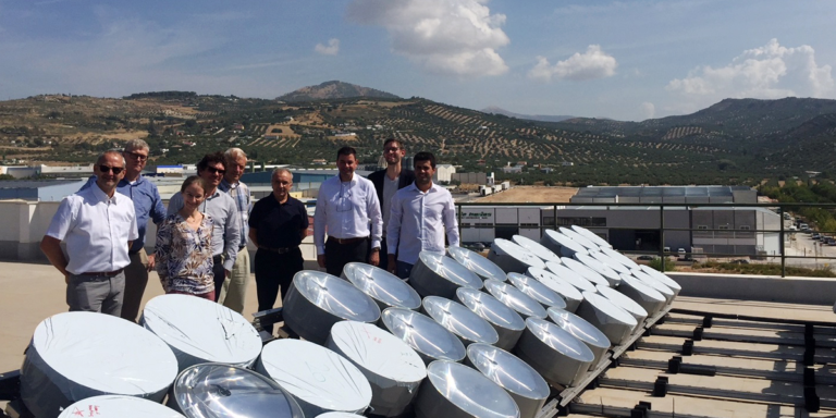 Concentradores solares en la azotea de la sede de Andaltec, dentro del proyecto europeo CPV4ALL.