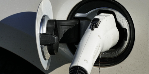 3M presenta un sistema de refrigeración líquida que alarga la vida de las baterías de vehículos eléctricos