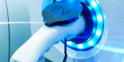 Australia empieza a desplegar su primera red de recarga ultrarrápida alimentada con energías renovables