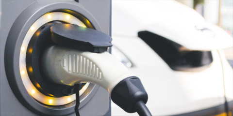 La Comunidad de Madrid lanza un programa de ayudas para instalar puntos de recarga eléctrica