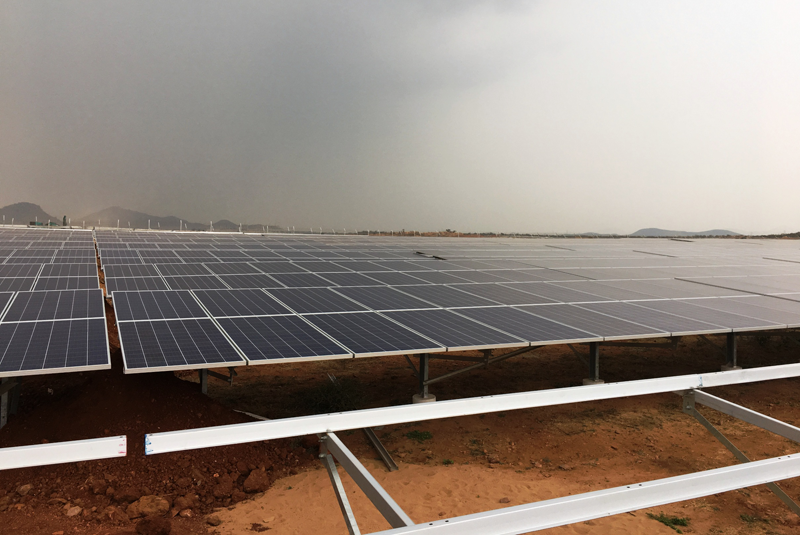 FRV India. Planta fotovoltaica. 