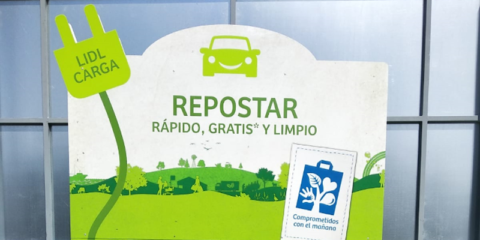 Lidl instala en las Islas Baleares una red de puntos de recarga gratuita situados en 19 supermercados