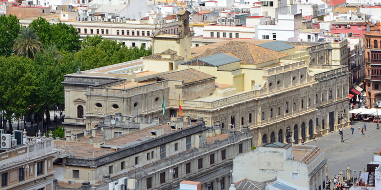 Ayuntamiento de Sevilla desde Giralda.