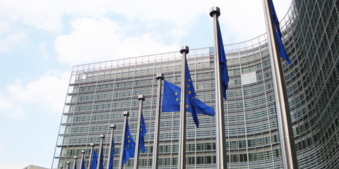 La UE invierte 800 millones de euros en infraestructura energética prioritaria