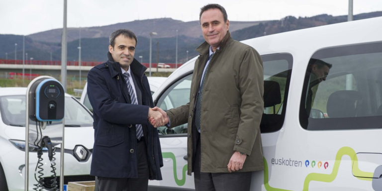 Eukostren se suma a la movilidad sostenible de la mano de Ibil con la instalación de 17 puntos de recarga en 11 municipios del País Vasco para los 13 vehículos eléctricos reciententemente incorporados a su flota.