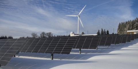 La aseguradora Crédito y Caución facilitará las garantías de punto de conexión de las plantas de energía renovable