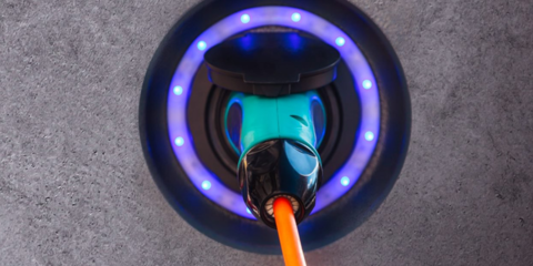 Ya funciona en una estación de servicio de Madrid la primera electrolinera de recarga rápida de Endesa